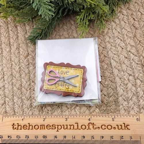 Love Crafts Quilter's Wooden BROOCH - The Homespun Loft