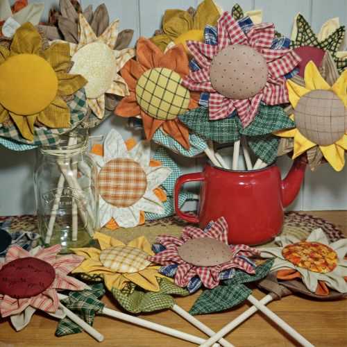 14" Autumn Homespun Primitive Fabric Sunflower - The Homespun Loft