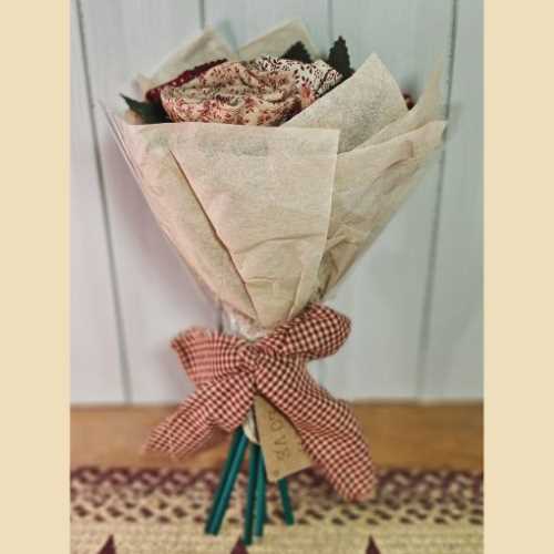 Blooming Reds Rose Fabric Bouquet - The Homespun Loft