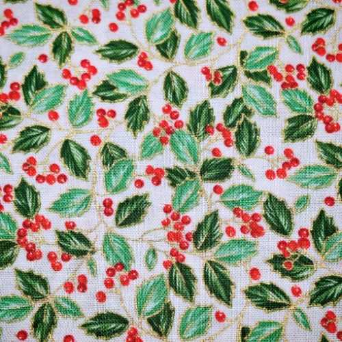 FQ Christmas Holly Fabric by Makower - The Homespun Loft