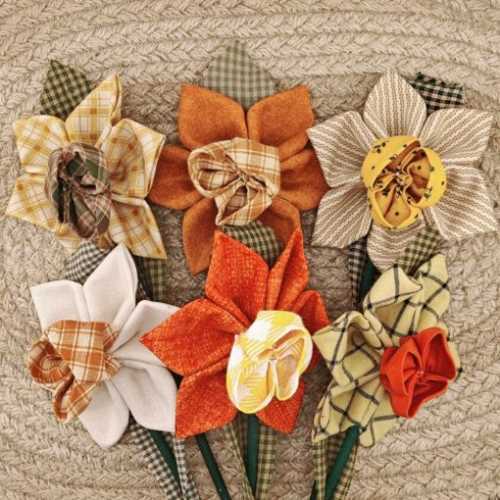 Primitive Fabric Daffodil Flower Bouquet A3 - The Homespun Loft