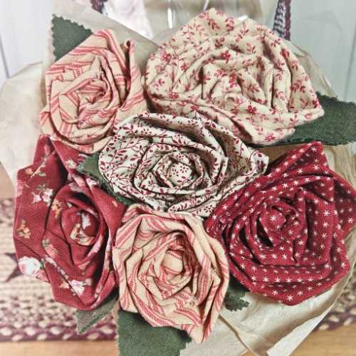 Blooming Reds Rose Fabric Bouquet - The Homespun Loft